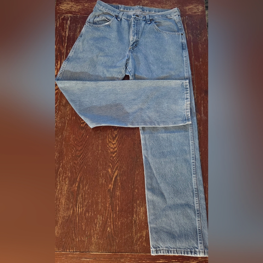 Wrangler Men's Classic Blue Denim Jeans 33x32